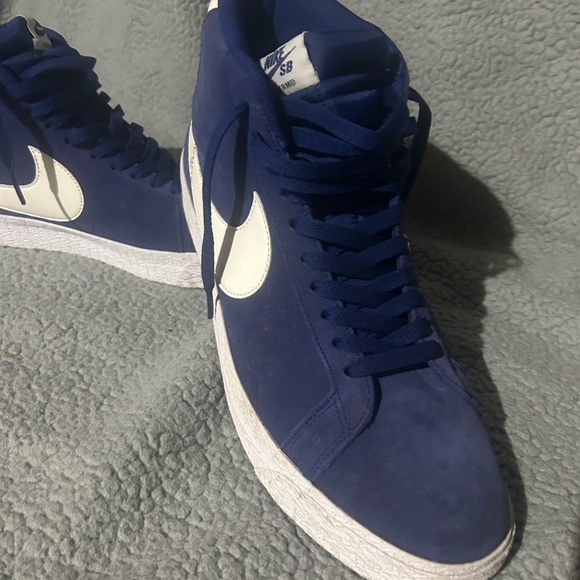Nike Blue and White High-Top Sneakers - Picture 2 of 3